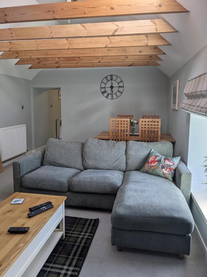 Ailnack Cottage -Cheerful Cottage With Secure Garden And Off Street Parking Sleeps 4 โทมินทูล ภายนอก รูปภาพ
