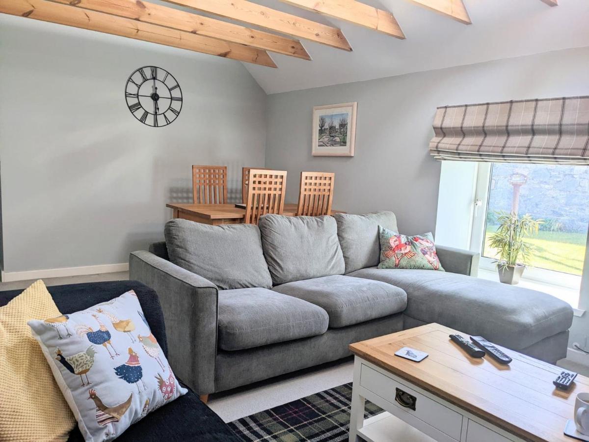 Ailnack Cottage -Cheerful Cottage With Secure Garden And Off Street Parking Sleeps 4 โทมินทูล ภายนอก รูปภาพ