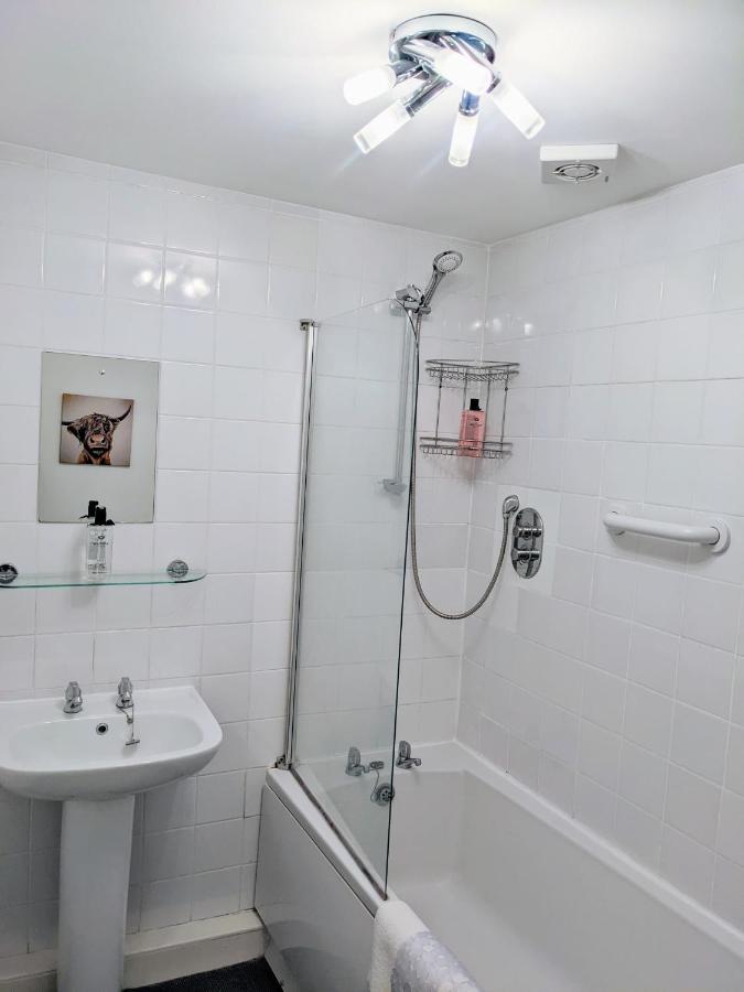 Ailnack Cottage -Cheerful Cottage With Secure Garden And Off Street Parking Sleeps 4 โทมินทูล ภายนอก รูปภาพ